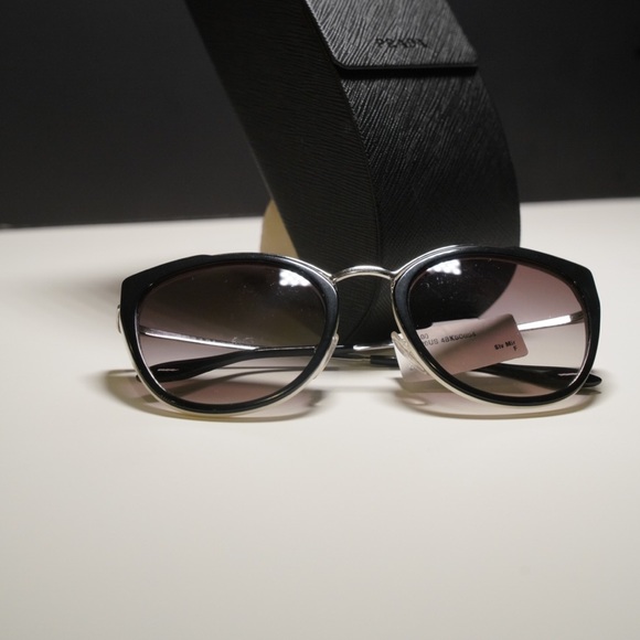 Prada shades - Picture 4 of 6